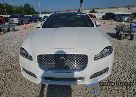 2017 Jaguar Xjl Portfolio z USA, uszkodzony, nr VIN SAJWJ2GD3H8W07844